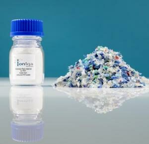 The Coca-Cola Company sluit leningsovereenkomst met Ioniqa Technologies voor het omzetten van moeilijk recyclebaar plastic afval in hoogwaardig PET voor voedselverpakkingen