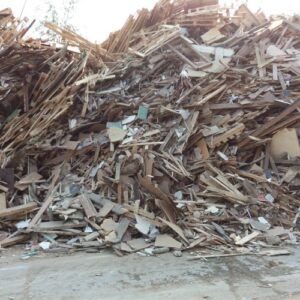 SUEZ en UNILIN Division Panels gaan samen 80.000 ton recycleerbaar houtafval per jaar redden