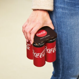 Coca-Cola start als eerste frisdrankenproducent ter wereld met innovatieve KeelClip™ verpakking