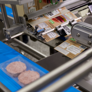 Beyond Meat® breidt lokale productiemogelijkheden uit in Europa met opening van Zandbergen’s co-productiefaciliteit in Zoeterwoude