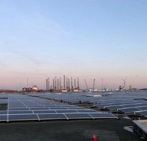 In 2024 250.000 m2 zonnepanelen in de Amsterdamse haven