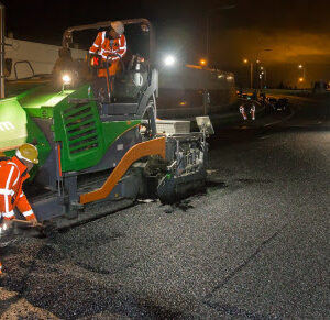BAM Infra Nederland test duurzaam asfalt op A12