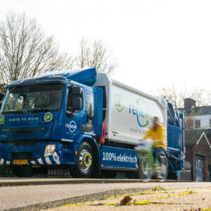Eerste in serie geproduceerde zware elektrische truck rijdt in Amsterdam voor Renewi