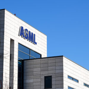 ASML signs 10-year green power purchase agreement with RWE