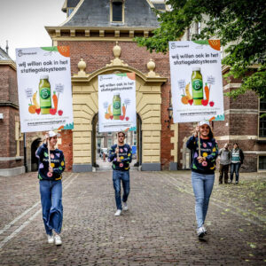innocent drinks ‘samen voor statiegeld’ op Haags Binnenhof