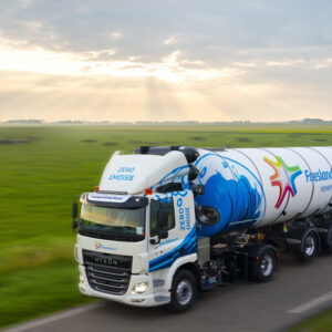 FrieslandCampina neemt eerste melkwagen op waterstof in gebruik