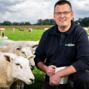 Dirk Jan van Dalfsen heeft als passie schapenwol nuttig toe te passen