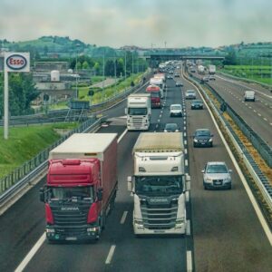 'Klimaatdoelen onder druk door uitstel kilometerheffing vrachtwagens'