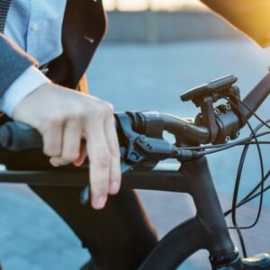De e-fiets helpt werkende Nederlander in het zadel