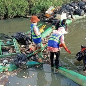 HappySoapers ‘vissen’ 4.800 kilo plastic op uit Cambodjaanse rivieren