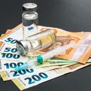 Big Pharma harkte 90 miljard dollar winst binnen met COVID-19 vaccins