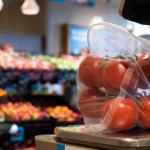 Geen wegwerpzakjes meer voor groenten en fruit in de supermarkt