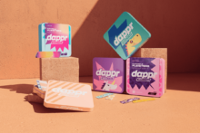Nieuw duurzaam healthcaremerk Dappr lanceert kleurrijke, plasticvrije pleisters
