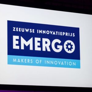 Emergo logo op uitreiking