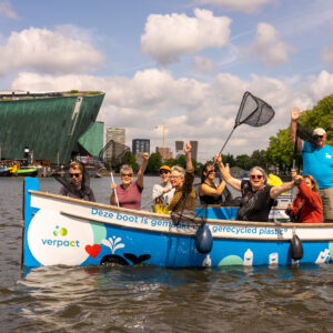 Vissen-met-Verpact-en-Plastic-Whale-c-Plastic-Whale