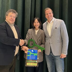 SqqxPCyiOBc7FF1AbEzFJH6esTr31HALvJIPYR7n