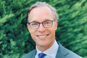 OESO benoemt Jaime de Bourbon de Parme tot hoofd van het directoraat Milieu