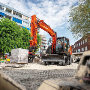 Hitachi_ZX135W_3-e1661849134332-1