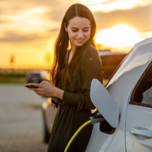 Ayvens-Nederland-lanceert-Netbewust-Laden–functie-voor-leaserijders-met-elektrische-auto