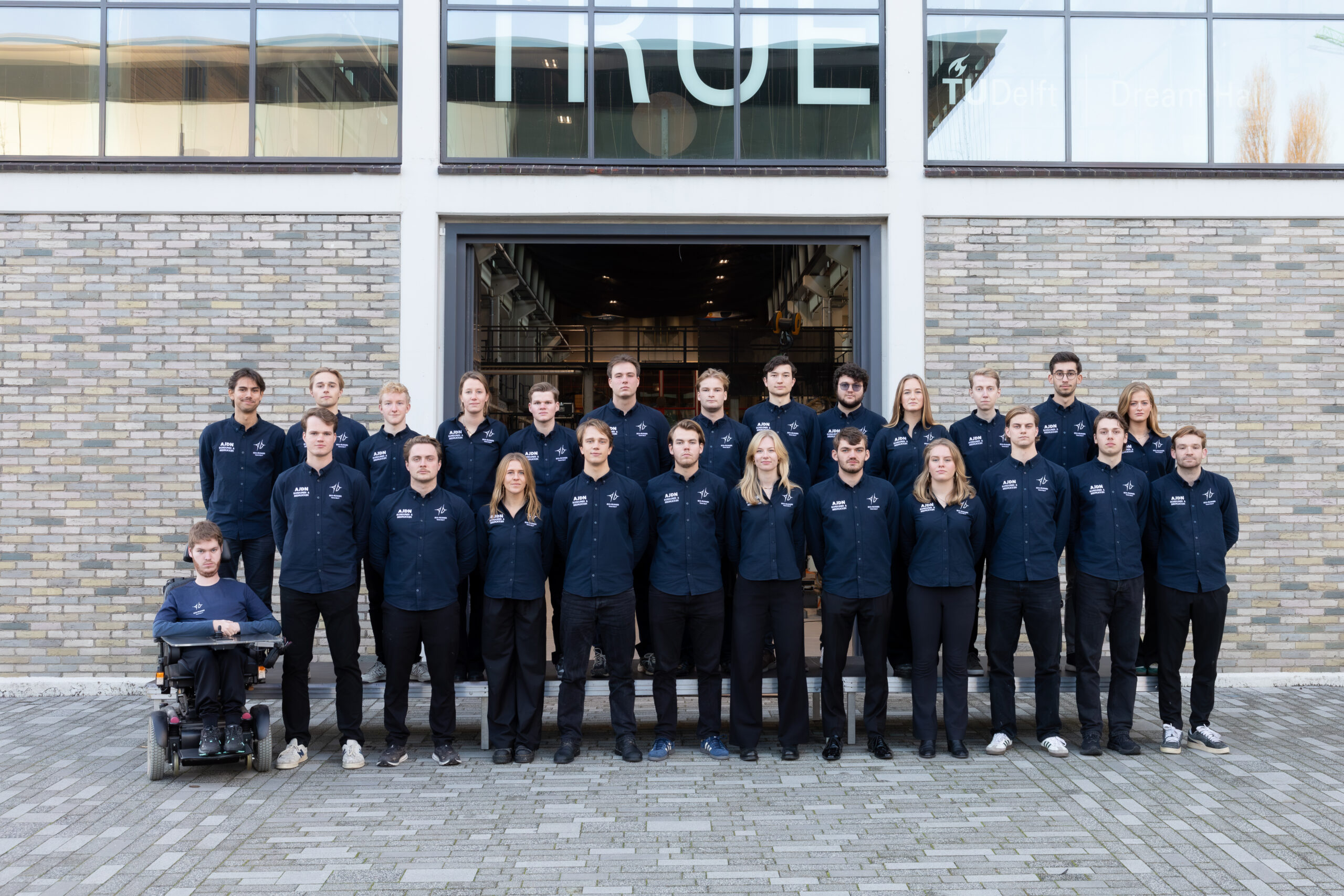 TU-Delft studenten ontwikkelen auto die op meerdere duurzame brandstoffen kan rijden