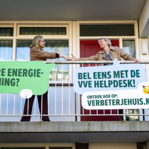 Elanor-Boekholt-O-Sullivan-en-Ika-van-de-Pas-lanceren-de-VvE-Helpdesk-c-Sandra-Uittenbogaart