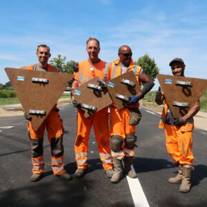 mannen-met-biobased-verkeersborden_tcm26-354412