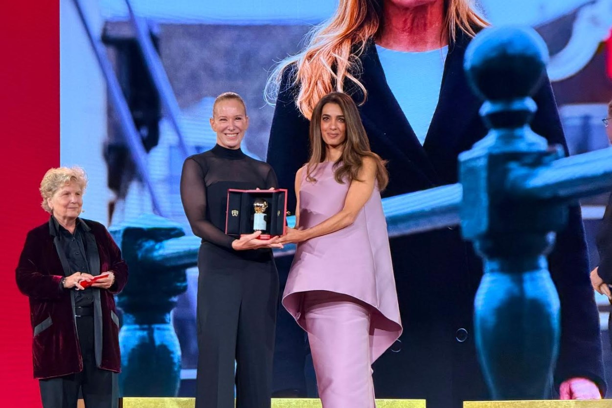Angela Ursem van Food for Skin wint als female impact entrepreneur eerste prijs voor Europa bij Cart