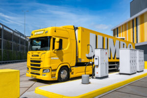 Jumbo opent megasnel laadplein voor vrachtwagens in Nieuwegein