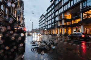ABN AMRO waarschuwt ‘Nederlandse bedrijven moeten zich voorbereiden op extreem weer’