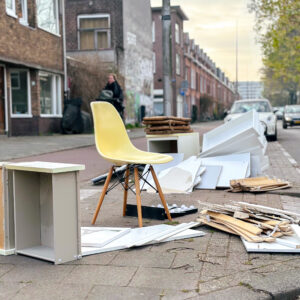 Afgedankte meubels. Foto credit Kenniscentrum Duurzaam Leven