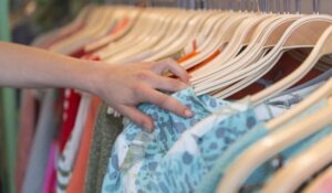 Minder kleding produceren en kopen is belangrijkste stap richting een circulaire sector